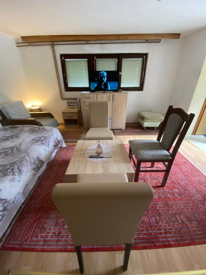 Апартаменти Apartman Benjamin Тузла Екстер'єр фото